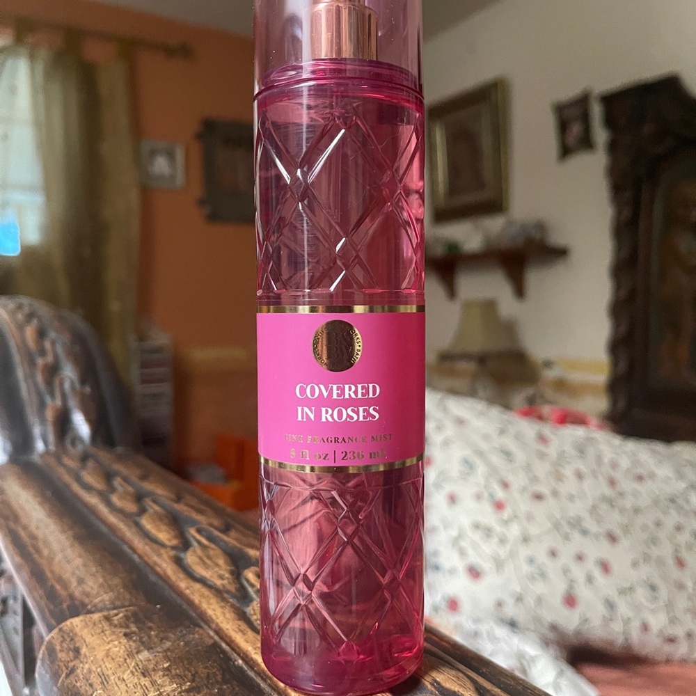 Bath & Body Works Covered in Roses Fragrance Mist - Pink